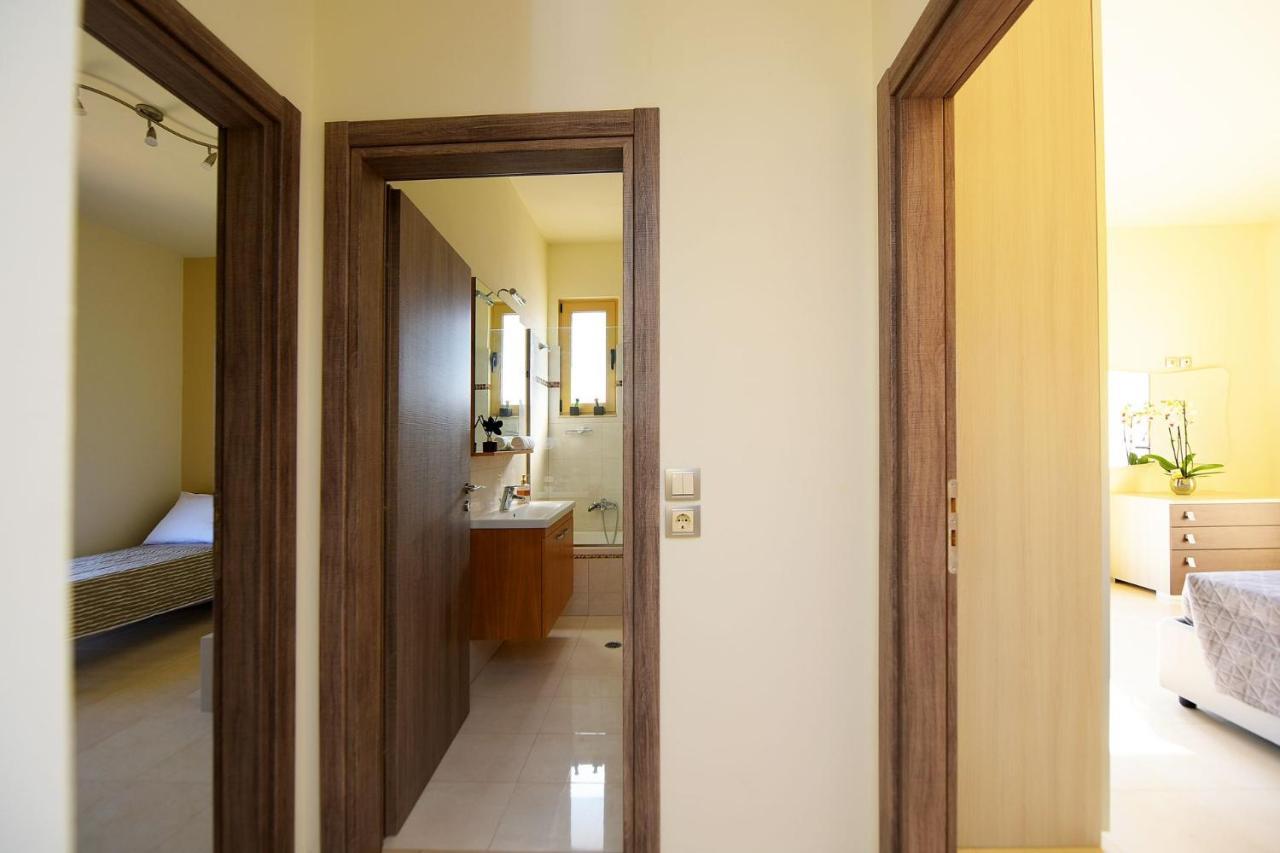 Stelia Luxury Apartments Kalavarda Exterior photo